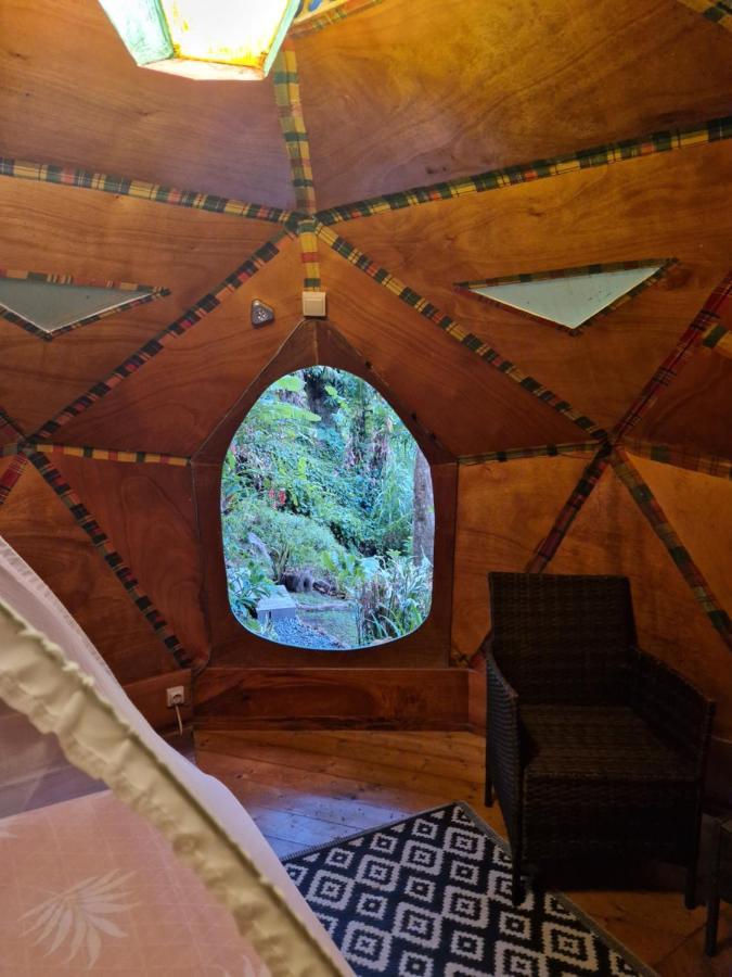 Отель Dome En Bord De Riviere Сен-Клод Экстерьер фото